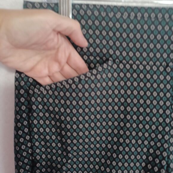 Chicos Pants O.5 US 6 Black Perfect Stretch JOSIE Slim Ankle Diamond Pattern NEW - Picture 4 of 10